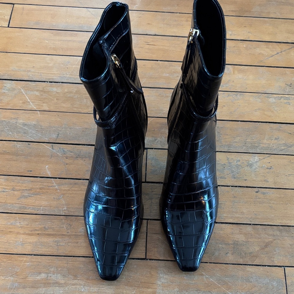 NWOT Zara Black faux crocodile kitten heel bootie. Never worn! - Picture 5 of 15
